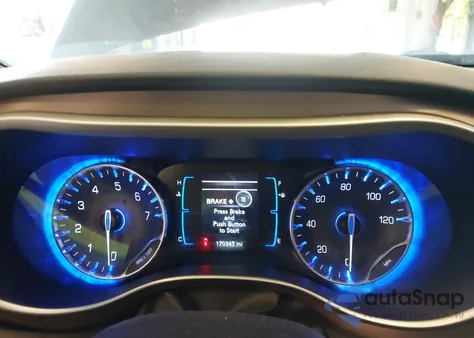 2017 Chrysler Pacifica Touring-L z USA, uszkodzony, nr VIN 2C4RC1BG0HR510851